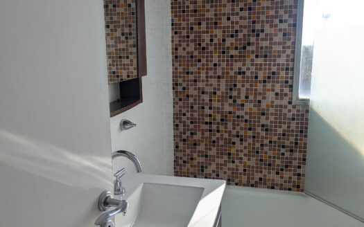 alquiler TRES AMBIENTES  edifico en torre super luminoso