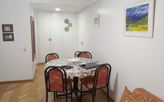 Venta DOS AMBIENTES lateral impecable Apto profesional Pileta Solarium zona Parque Rivadavia