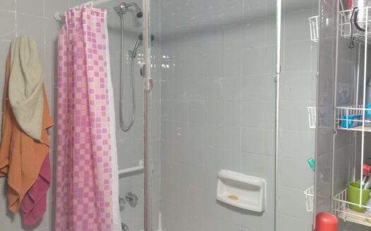 Venta DOS AMBIENTES lateral impecable Apto profesional Pileta Solarium zona Parque Rivadavia