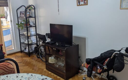 Venta DOS AMBIENTES lateral impecable Apto profesional Pileta Solarium zona Parque Rivadavia