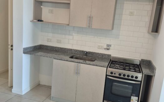 Alquiler MONOAMBIENTE frente balcón impecable NUEVO