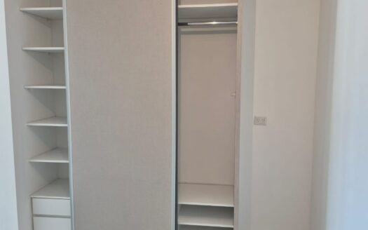 Alquiler MONOAMBIENTE frente balcón impecable NUEVO