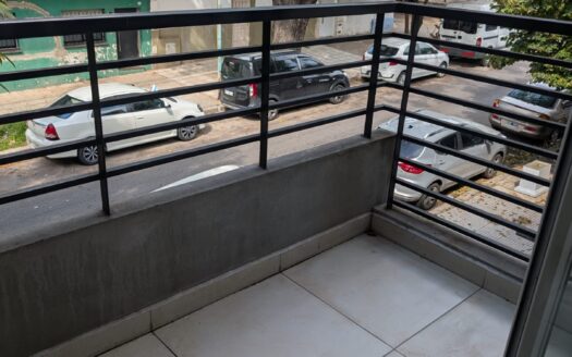 Alquiler MONOAMBIENTE frente balcón impecable NUEVO
