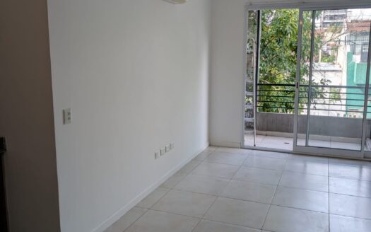 Alquiler MONOAMBIENTE frente balcón impecable NUEVO