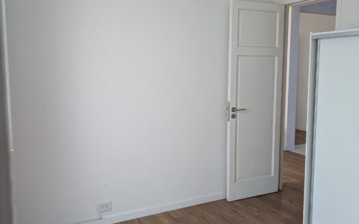 ALQUILER DOS AMBIENTES Y MEDIO Barrio Coghlan muy baja expensa