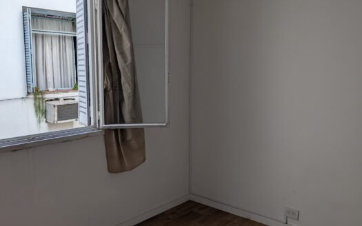 ALQUILER DOS AMBIENTES Y MEDIO Barrio Coghlan muy baja expensa